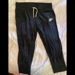 Dark gray Nike cropped joggers